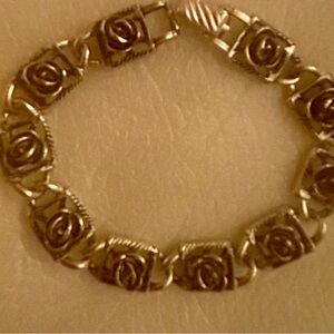 Vintage Sarah Coventry Antique Rose Link Bracelet 1971